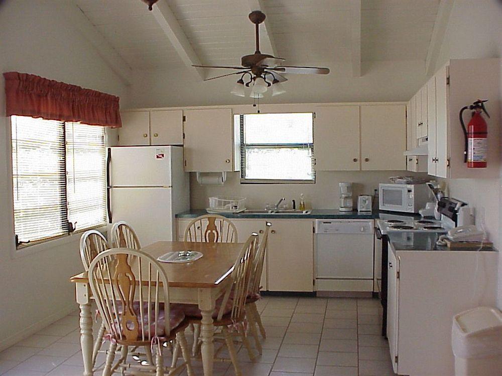Pelican Beach Villas 마시 하버 객실 사진