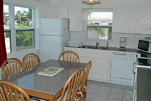 Pelican Beach Villas 마시 하버 외부 사진